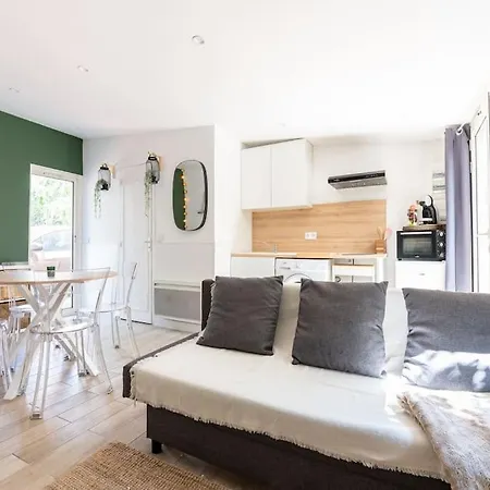 Studio De Charme Climatise Avec Terrasse Ombragee *