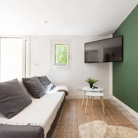 Apartment Studio De Charme Climatise Avec Terrasse Ombragee *